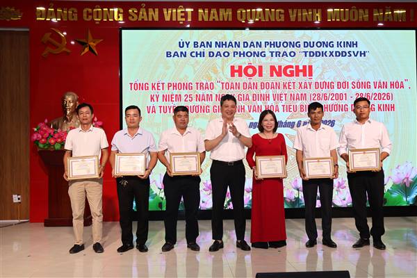 Phường Dương Kinh biểu dương 19 gia đình văn hóa tiêu biểu và 18 Tổ dân phố văn hóa