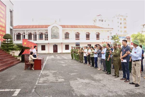 Phường Thủy Nguyên triển khai đợt cao điểm thiết lập trật tự an toàn giao thông và văn minh đô thị