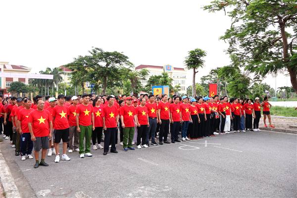 Gần 400 cán bộ, chiến sĩ và Nhân dân Phường Hưng Đạo tham gia Ngày chạy “Chung một quyết tâm xây dựng xã, phường, đặc khu không ma túy”