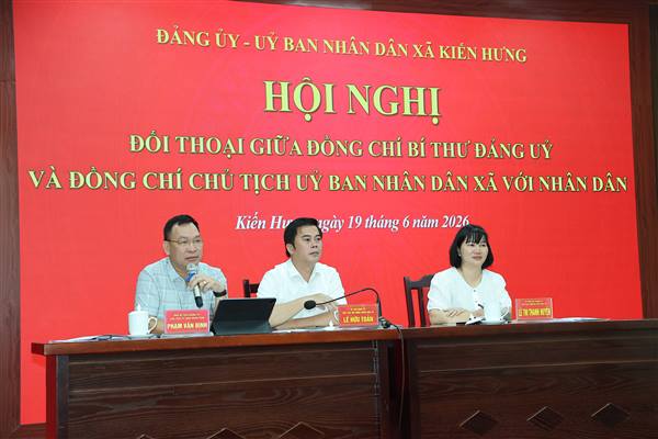 Bí thư Đảng ủy, Chủ tịch UBND xã Kiến Hưng đối thoại trực tiếp với Nhân dân năm 2026