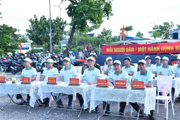 Toàn thành phố đồng loạt ra quân hưởng ứng phong trào “Toàn dân chung tay bảo vệ môi trường, vì một Việt Nam xanh - sạch - đẹp”