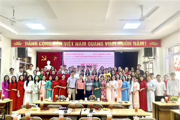 Trung tâm Chính trị phường Lê Chân bế giảng Lớp bồi dưỡng nhận thức về Đảng khóa IV năm 2026