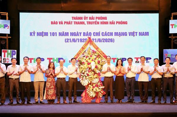 Phó Bí thư Thường trực Thành ủy Đỗ Mạnh Hiến thăm, chúc mừng Báo và Phát thanh, Truyền hình Hải Phòng cùng Hội Nhà báo thành phố