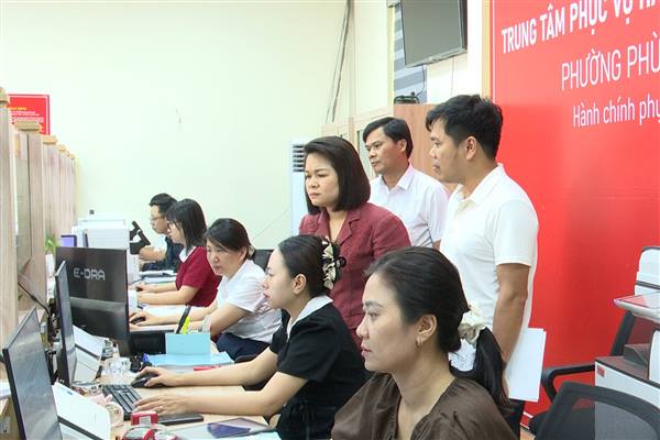 Phường Phù Liễn: Kiểm tra việc vận hành Cổng Dịch vụ công quốc gia tại Trung tâm Phục vụ hành chính công phường