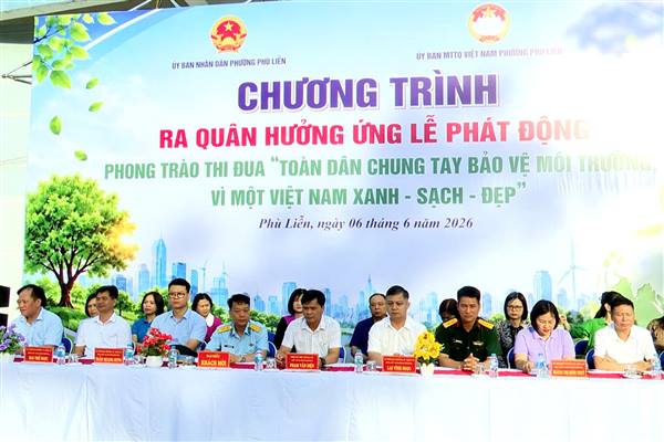Hàng trăm cán bộ, đoàn viên, Nhân dân phường Phù Liễn ra quân bảo vệ môi trường