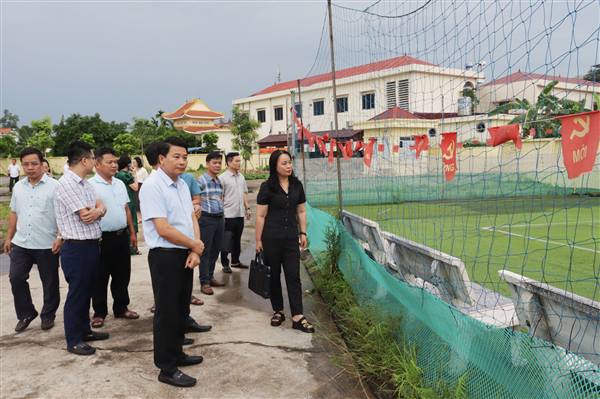 Giám sát việc thực hiện quy định pháp luật về quản lý và sử dụng các thiết chế văn hóa, thể thao tại xã Việt Khê