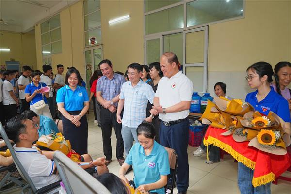 Phấn đấu tiếp nhận khoảng 5.000 đơn vị máu phục vụ cấp cứu và điều trị trong dịp hè năm 2026