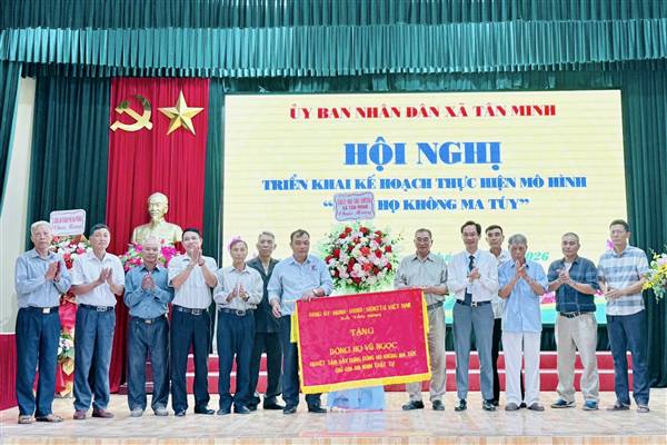 Xã Tân Minh ra mắt mô hình điểm “Dòng họ không ma túy”