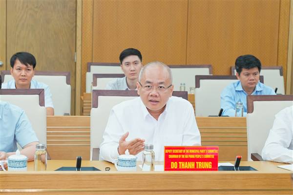 Chủ tịch UBND thành phố Đỗ Thành Trung tiếp và làm việc với Đoàn công tác của Ngân hàng Phát triển châu Á