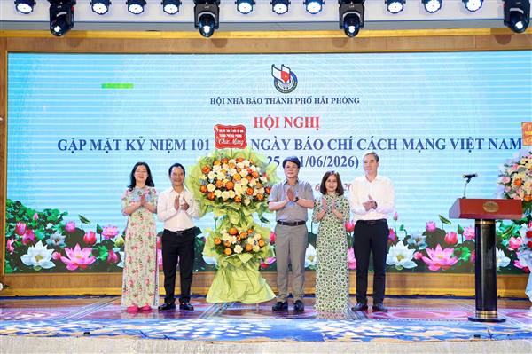 Hội Nhà báo thành phố Hải Phòng kỷ niệm 101 năm Ngày Báo chí Cách mạng Việt Nam và trao tặng các danh hiệu cao quý
