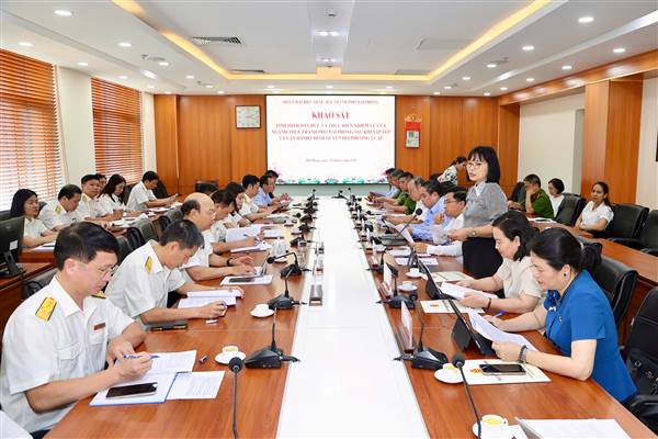 Đoàn đại biểu Quốc hội thành phố khảo sát tình hình tổ chức hoạt động và thực hiện nhiệm vụ tại Thuế thành phố