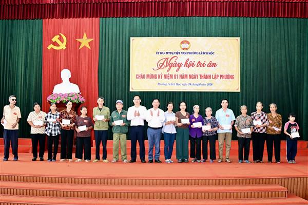 Mặt trận Tổ quốc Phường Lê Ích Mộc tổ chức “Ngày hội tri ân” nhân kỷ niệm 1 năm thành lập