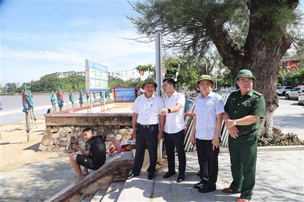 Phó Chủ tịch UBND thành phố Trần Văn Quân kiểm tra công tác phòng, chống Bão số 1 tại các khu vực ven biển trên địa bàn thành phố