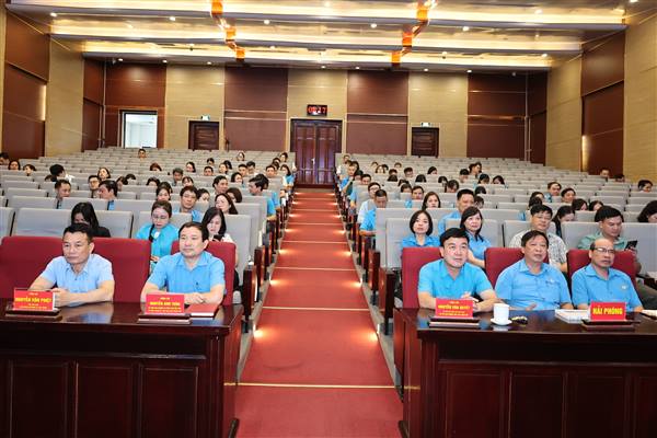 Nghiên cứu, học tập, quán triệt Nghị quyết Đại hội Mặt trận và Công đoàn Việt Nam