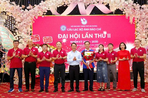 Đại hội Câu lạc bộ Ảnh báo chí Hải Phòng lần thứ II: Phát huy vai trò nhiếp ảnh báo chí trong công tác tuyên truyền