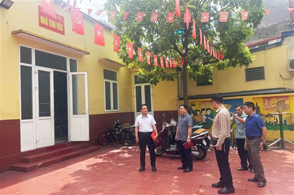 Lãnh đạo phường An Biên kiểm tra cơ sở vật chất và dự sinh hoạt Chi bộ tại Tổ dân phố