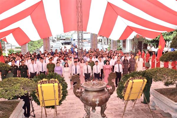 Phường An Biên và Phường Lê Chân dâng hương kỷ niệm 79 năm Ngày Thương binh - Liệt sĩ (27/7/1947 - 27/7/2026)