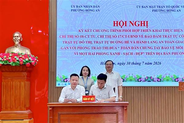 Phường Hồng An ra quân bảo đảm trật tự công cộng và vệ sinh môi trường