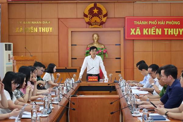 Xã Kiến Thụy đẩy mạnh cải cách hành chính theo hướng đồng bộ, trọng tâm, trọng điểm