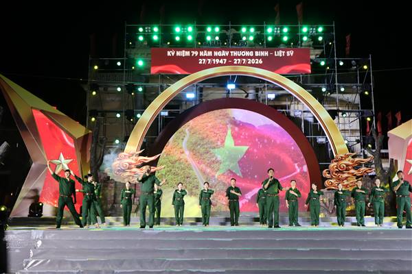 Chương trình nghệ thuật đặc biệt “Vành hoa lửa” chính thức ra mắt khán giả vào 20h00’ ngày 27/7