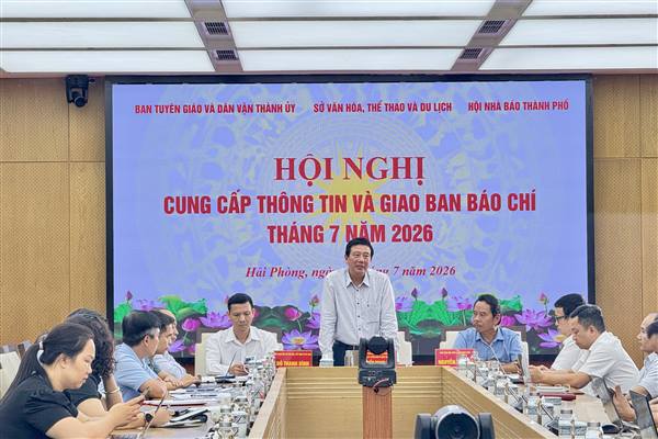 Giao ban cung cấp thông tin báo chí về Kỳ họp thứ 3 HĐND thành phố khóa XVII, Nghị quyết số 11-NQ/TU và công tác an sinh xã hội