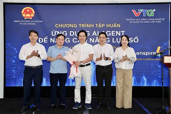 Phường An Phong tập huấn ứng dụng AI Agent, nâng cao năng lực số cho đội ngũ cán bộ, công chức