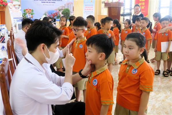 Ngành Y tế thành phố triển khai Chương trình sức khỏe học đường, y tế trường học gắn với y tế cơ sở năm 2026