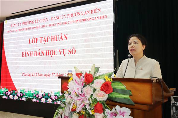 Trung tâm Chính trị Phường Lê Chân tập huấn “Bình dân học vụ số” cho đoàn viên, thanh niên