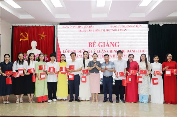 Trung tâm Chính trị Phường Lê Chân: Bế giảng Lớp bồi dưỡng lý luận chính trị dành cho đảng viên mới khóa III, năm 2026