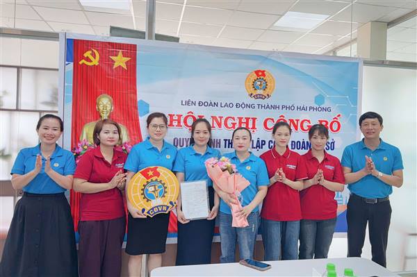 Công đoàn xã Tiên Lãng công bố Quyết định thành lập Công đoàn cơ sở