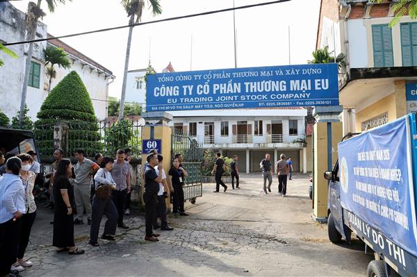 Phường Ngô Quyền cưỡng chế thu hồi 02 điểm nhà, đất tài sản công không sử dụng vào mục đích để ở