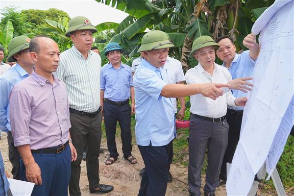Phó Chủ tịch UBND thành phố Lê Trung Kiên kiểm tra, tháo gỡ khó khăn các dự án chậm tiến độ