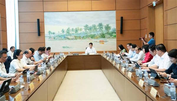 Khai mạc Kỳ họp không thường lệ thứ Nhất, Quốc hội khóa XVI: Đoàn đại biểu Quốc hội Hải Phòng tích cực tham gia thảo luận tại Tổ