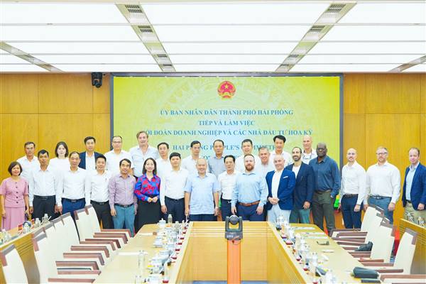 Chủ tịch UBND thành phố Đỗ Thành Trung tiếp và làm việc với Đoàn doanh nghiệp, nhà đầu tư Hoa Kỳ thúc đẩy hợp tác đầu tư