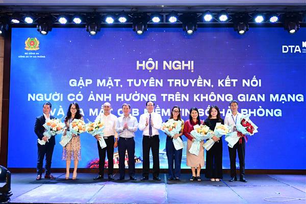 Ra mắt Câu lạc bộ Niềm tin số và kết nối người có ảnh hưởng trên không gian mạng