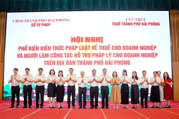 Phổ biến kiến thức pháp luật và đối thoại tháo gỡ vướng mắc về thuế cho doanh nghiệp năm 2026