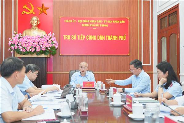 Chủ tịch UBND thành phố Đỗ Thành Trung tiếp công dân định kỳ tháng 8/2026