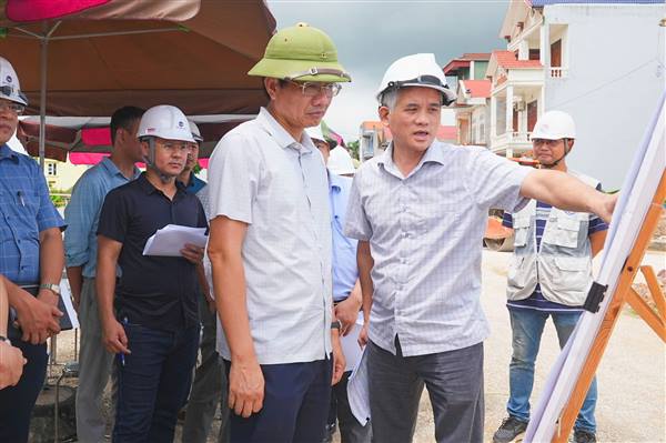Phó Chủ tịch Thường trực UBND thành phố Lê Anh Quân kiểm tra, chỉ đạo đẩy nhanh tiến độ các dự án giao thông trọng điểm