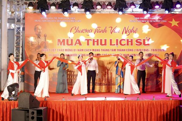 Lan tỏa tinh thần yêu nước qua chương trình “Mùa thu lịch sử” tại phường Thành Đông