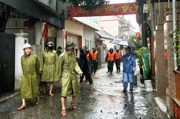 Phường Đồ Sơn khẩn trương di dân tại một số khu vực có nguy cơ cao sạt lở trước ảnh hưởng của Bão số 4