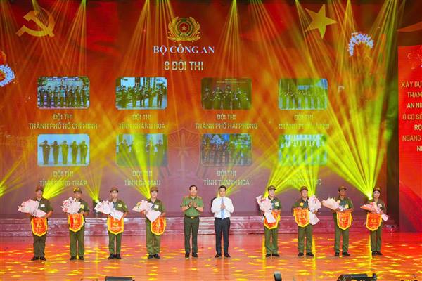 8 Đội thi tranh tài tại Chung kết Hội thi lực lượng tham gia bảo vệ an ninh, trật tự ở cơ sở giỏi toàn quốc lần thứ I tại Hải Phòng