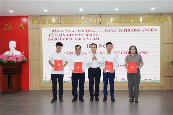 Đảng ủy phường An Biên tiếp nhận tổ chức đảng và đảng viên theo Quyết định của Ban Thường vụ Thành ủy
