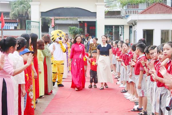 Trường Tiểu học Nguyễn Du (phường Kiến An) chào đón học sinh Lớp 1 tựu trường năm học 2026 - 2027