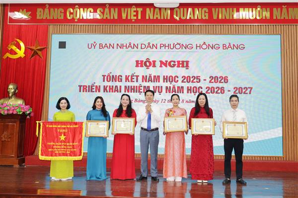 Phường Hồng Bàng biểu dương, khen thưởng các tập thể, cá nhân có thành tích xuất sắc trong năm học 2025 - 2026