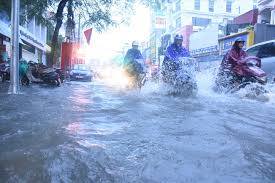 Chủ tịch UBND thành phố yêu cầu không lơ là, chủ quan trước nguy cơ mưa lớn, lũ quét, sạt lở đất