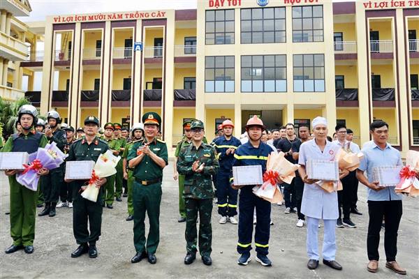 Diễn tập chiến đấu trong khu vực phòng thủ xã Tiên Lãng năm 2026 thành công, bảo đảm an toàn tuyệt đối