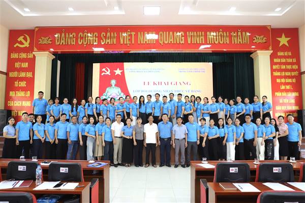 Công đoàn xã Tiên Lãng khai giảng Lớp bồi dưỡng nhận thức về Đảng cho đoàn viên Công đoàn tại các doanh nghiệp