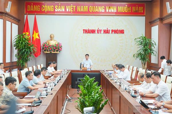Thường trực Thành ủy nghe báo cáo, cho ý kiến về một số nội dung theo Quy chế làm việc của Ban Chấp hành Đảng bộ thành phố