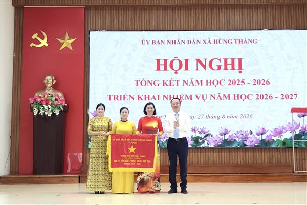 Xã Hùng Thắng biểu dương, khen thưởng các tập thể, cá nhân có thành tích xuất sắc trong năm học 2025 - 2026