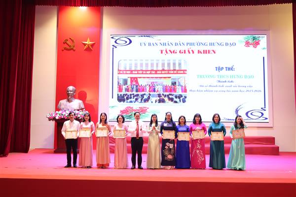 Phường Hưng Đạo biểu dương nhiều tập thể, giáo viên và học sinh có thành tích xuất sắc trong năm học 2025 - 2026